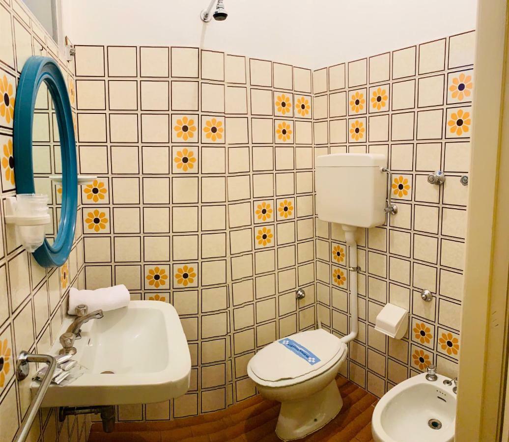 Urania Hotel Fogliano Marina Екстериор снимка